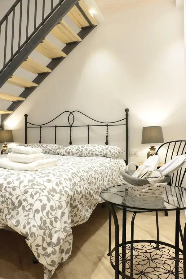 Bed and Breakfast La Scalinata Di Chiaia Neapel 3*,